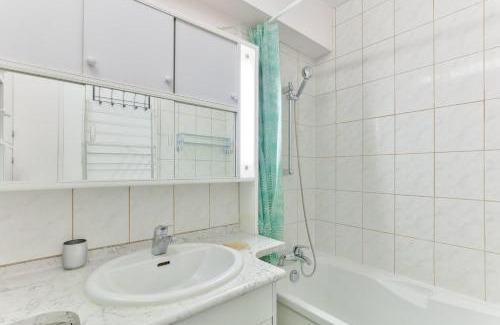 La Villette Apartment | 1BR Flat view on Eiffel Tower and Sacré-Coeur