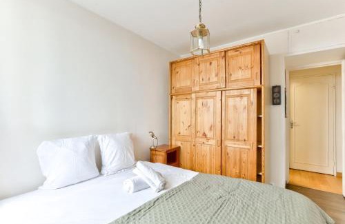 La Villette Apartment | 1BR Flat view on Eiffel Tower and Sacré-Coeur