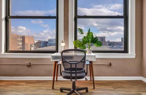 Downtown Cleveland Apartment | 1Br in Heart of Downtown, Sauna, Prime Location