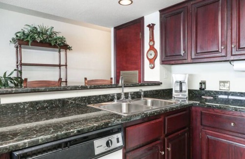 Seven Coves Condo | ☘1BR❤️InSuite Jacuzzi☀️Waterfront⛱Sunrise Balcony⭐