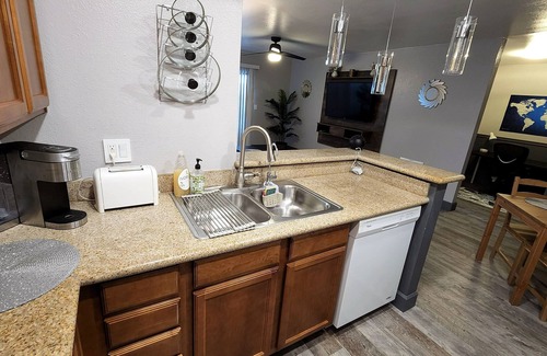 Loma Alta Condo | 1BR Luxe Condo + pool, gym, parking
