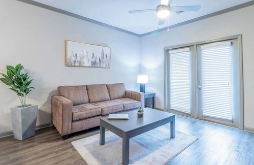 South Nashville Apartment | 1BR Near Downtown+Parking+Pool+Corporate+Business+Nomad+NICE+Quietn
