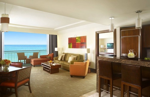 Paradise Island Condo | 1BR Oceanfront Suite – The Reef Atlantis, Full Kitchen & Balcony Sleeps 5
