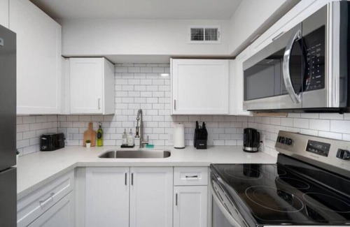 Encanto Apartment | 1BR+ Parking | Close to Roosevelt Arts District