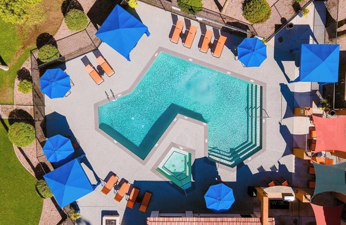 Mesa Apartment | 1BR/Pool/Gym/1 Mi To Banner Hospital