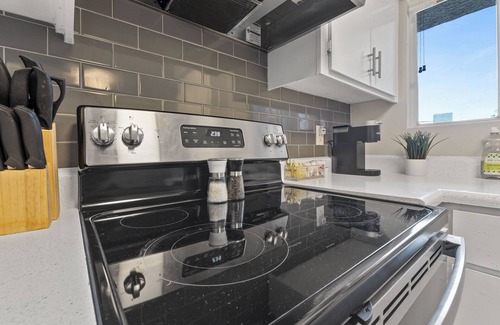 Mesa Apartment | 1BR/Pool/Gym/1 Mi To Banner Hospital