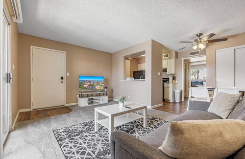 Mesa Apartment | 1BR/Pool/Gym/1 Mi To Banner Hospital