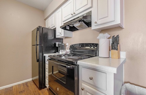 Mesa Apartment | 1BR/Pool/Gym/1 Mi To Banner Hospital