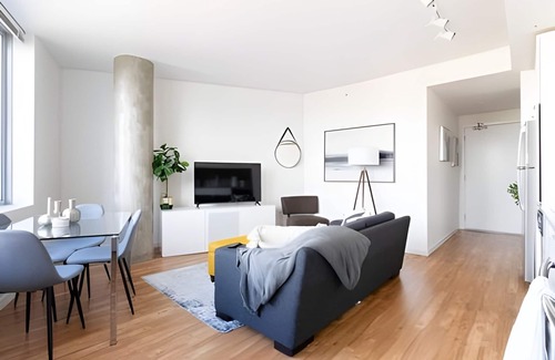 West Bellevue Apartment | 1BR | Pool, Gym, Rooftop | Bellevue | Sophari A
