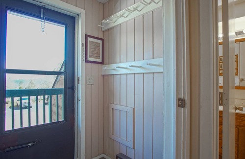Snowshoe Condo | 1Br: Studio Loft Ridgewood 59 Wood Fireplace, Washer and Dryer Full Kitchen