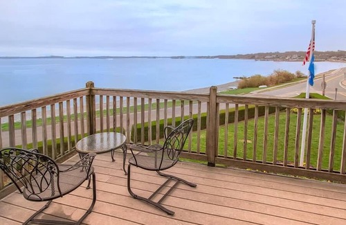 Jamestown Condo | 1br Suite Condo Overlooking Breathtaking Narragansett Bay!
