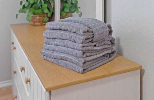 Cliff - Cannon Apartment | 1BR Upstairs / Pets OK / Hot tub!