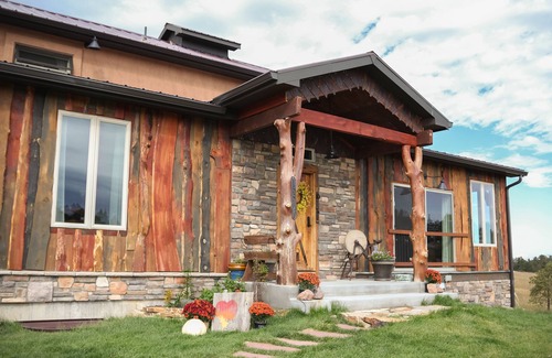 Colorado Springs House | 1cBarn for WEDDINGS, Reunions, large Estate Home; Sleep15, Games, Views; Private