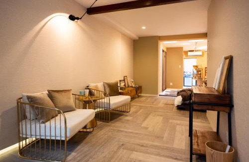 Nishinari House | 1Fモダン和風一軒家48平米 花園町駅3min天下茶屋駅10min難波心斎橋梅田関西空港直結WIFI