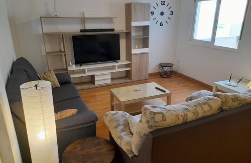 La Linea de la Concepcion Apartment | 1F Apto Moderno, 80m2, 2 Dorm, 4 Huéspedes Aire Acond, Wifi