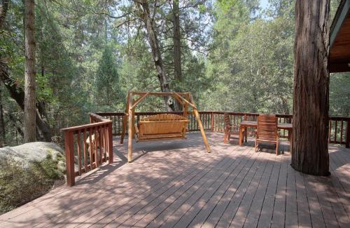 North Wawona Ski Chalet | 1L The Tree House