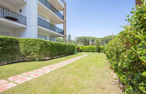 Calella de Palafrugell Apartment | 1OREN 01 - Basic apartment with communal pool located a few minutes walk from the beach of Llafranc