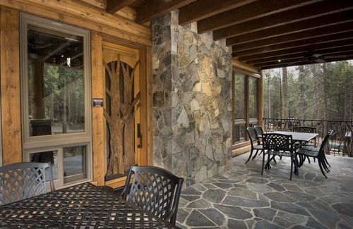 North Wawona House | (1R) Rustic Retreat (2 Bedrooms Only)