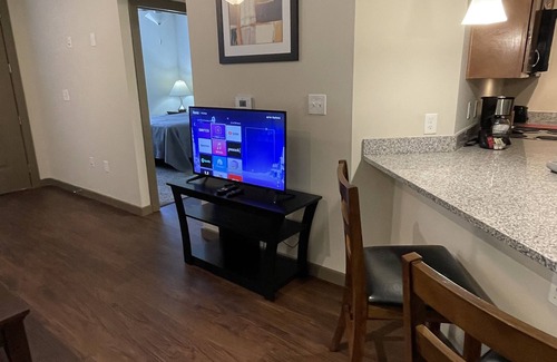 Miamisburg Apartment | 1st floor 1 bed. Walk to shopping, dining and entertainment at Austin Landing!