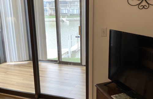 Oak Harbor Condo | 1st floor,1 Bedroom, 1 Bath, Handicapped Friendly - Sleeps 4 at Green Cove