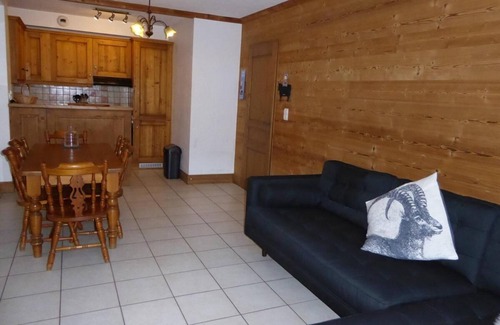 Bozel Apartment | 1st floor, balcony, tv, ski locker, 67m², Courchevel