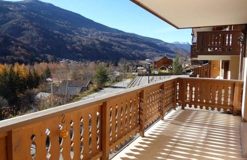 Bozel Apartment | 1st floor, balcony, tv, ski locker, 67m², Courchevel