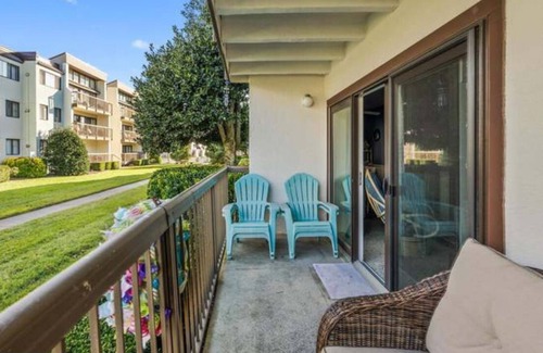 Caine Woods Condo | 1st floor North OC 2br, 2 ba condo w/pool, tennis, wifi and plenty of parking
