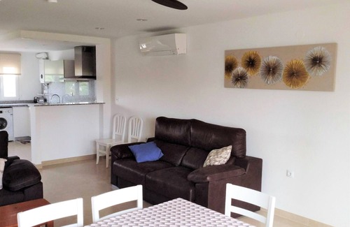 Oliva House | 1st Line beach with private access-A. A.WIFI-TV-SAT,