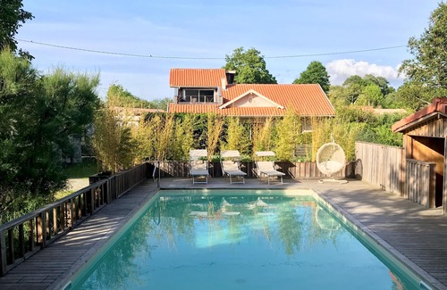 Taussat House | 1st Line large family villa, sleeps 22, heated swimming pool