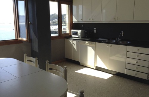 Raxo Apartment | 1st line of beach in Raxó 5 minutes from Sanxenxo