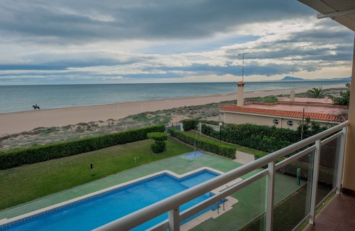 Xeraco Beach Apartment | 1st line with terrace and sea views (solmar)