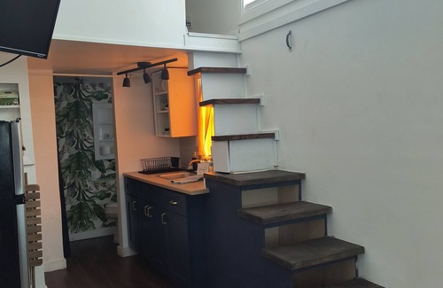 Iona Cottage | 1st Tiny House! Minutes from SANIBEL and Fort Myers Beach