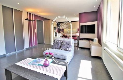 Le Pradet Apartment | 2ème étage Coquet 3 pièces 3 étoiles à 700m la mer PK CLiM WiFi
