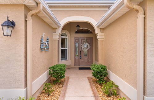 Buttonwood House | 2,000 square feet on golf course with view of large pond, centrally located.