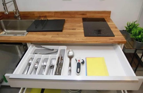 Carcel Apartment | 2.1 Apt with Generator for 6, near restaurants