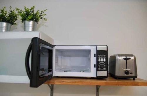 Carcel Apartment | 2.1 Apt with Generator for 6, near restaurants