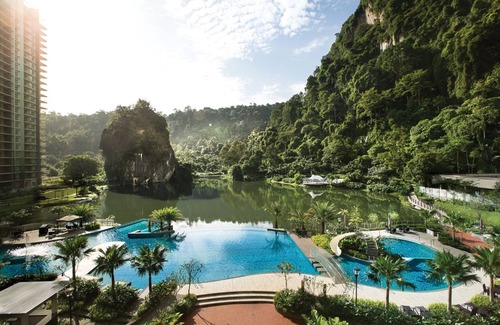 Hulu Kinta Apartment | 2 + 1 Bedroom Lakeview Superior Suite #2