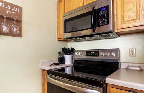 Downtown Kenosha House | 2/2.5 Lake Michigan Beachfront Pet Play Game Room