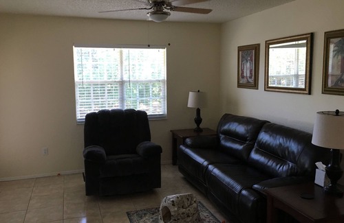 Oak Hollow Condo | 2/2 clean updated second floor includes WiFi ,tv package ,utilities.