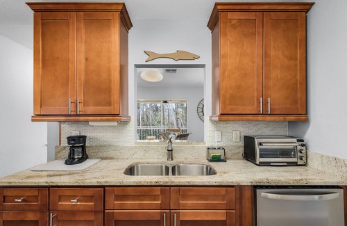 Pineland House | 2/2 Privacy in Pine Island!