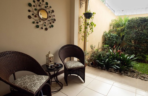 El Cipres House | 2-3 bedroom Townhouse near UACA & Pinares