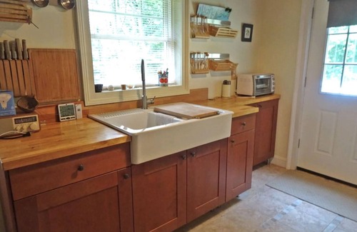 Athens Cabin | 2-3 MONTH Vermont Small Cabin Getaway!