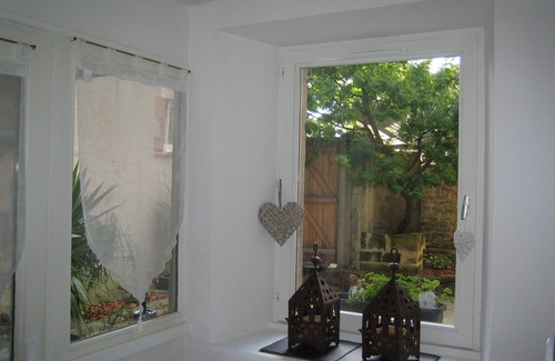 Bayeux Apartment | 2/4 persons in the heart of Bayeux with small private garden