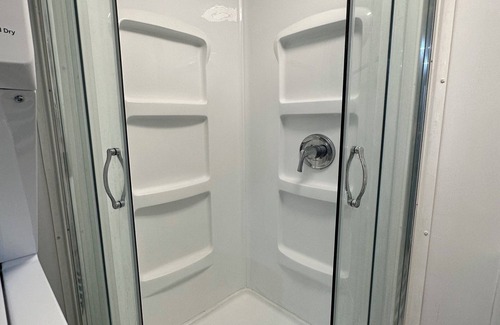Brossard Apartment | 2.5 bedrooms, Quiet and convenient area, 15min to downtown