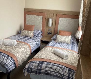 Andover House | 2-6 guests Holiday Home in Durdle Door