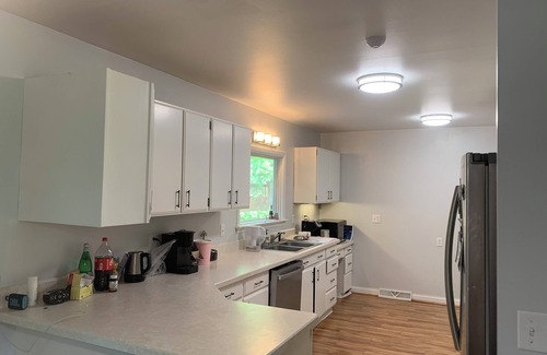 Billings House | 2,800 sqft large 2-bedroom house in safe sought after neighborhood with AC, WiFi