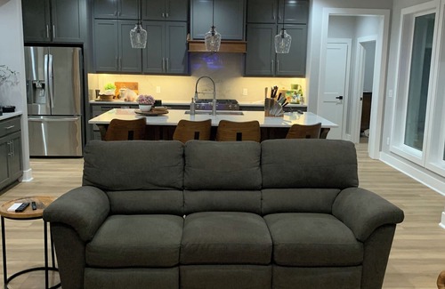 College Station House | 2 acres, gatedn5 miles to TAMUnPatio with fire pit, tv, grill, sitting area