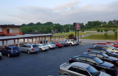 Grissom - Highland Hotel | 2 Added Value Stay near Virginia Tech - Perfect for University Visits w/Free Parking