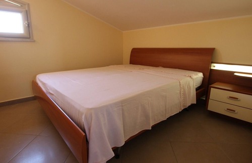 Piana Calzata Villa | 2 adjacent villas, 6 bedrooms, 4 Baths, Wi-Fi, Air cond., Pool, Garden, near Sea