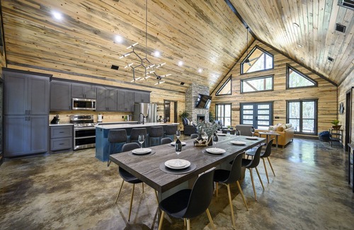 Broken Bow Cabin | 2 Adjacent Cabins Sleeps 28 w/Playsets+Bunks+Slide